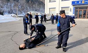 寒冬砺剑护边关 忠诚履职保平安