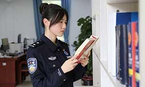 周丽：戍边警花走上“国际舞台”