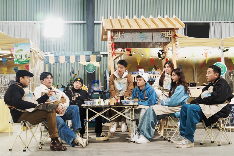 湖南卫视、芒果TV《云上的小店》第2季在湖南省平江县举办“小吃尝鲜节”.jpg