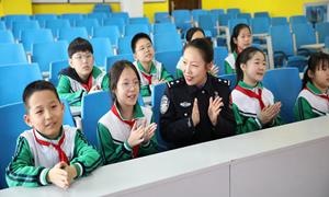 法治春风进校园 护航成长助扬帆