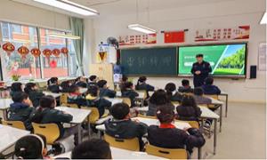 校园掀起“追锋记”争做新时代“雷锋种子”