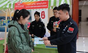 张家港边检站暖心服务践行为民初心