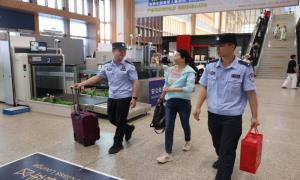 三亚边检站组织开展“弘扬雷锋精神 争当时代先锋”系列主题实践活动