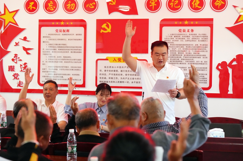 村民代表大会全票通过红白喜事办理倡导性标准（来源：大通湖区委宣传统战部）.jpg