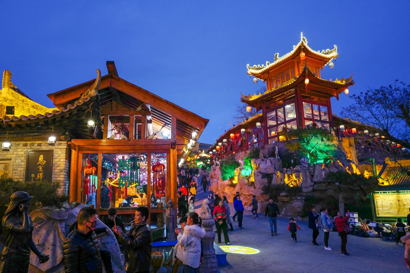 马嵬驿夜景 张绮云.jpg