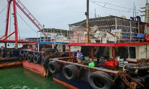 休渔前夕，汕尾边检全力保障港澳流动渔船畅顺通关