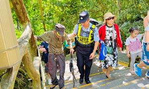 警“景”相随 边境旅游更安心