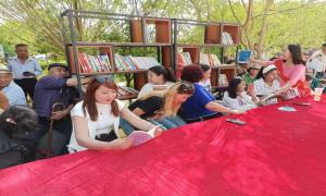 库车市：农家书屋赶大集 助力乡村文化振兴