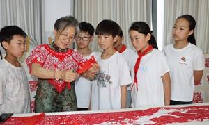 汝阳县柏树镇：非遗剪纸进校园 文化传承润童心