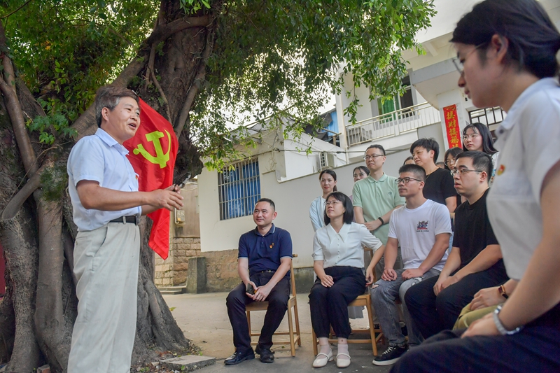 福州市罗源县起步镇榕树下宣讲活动.jpg