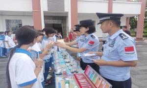 “移”路警相随 青春“伴”成长