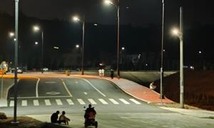 柏树镇：盏盏路灯照民心 点亮群众幸福路