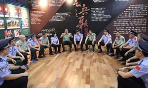 红色光影映初心 无私奉献践使命