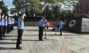 广西边检总站轮训大队到烈士纪念园开展主题党日活动