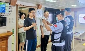 三亚边检站靠前服务保障“东方红3”科考船顺畅通关