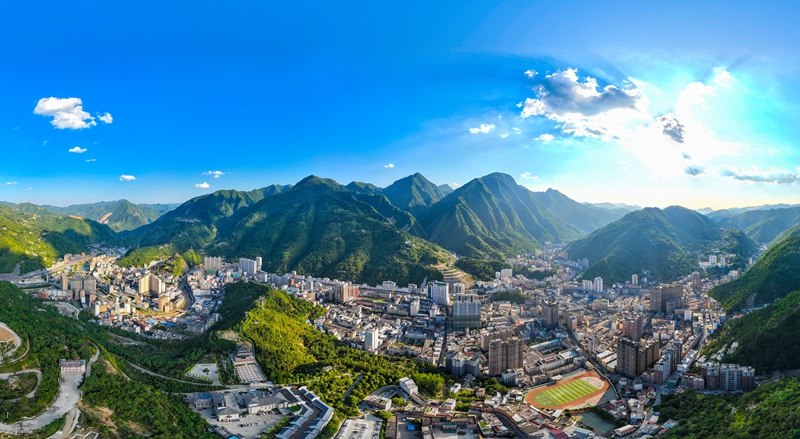 陕西省商洛市镇安县全景.jpg 陕西省商洛市镇安县全景.jpg