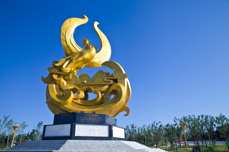 陕西省宝鸡市《凤鸣岐山》雕塑-孙同超 摄.jpg 陕西省宝鸡市《凤鸣岐山》雕塑-孙同超 摄.jpg