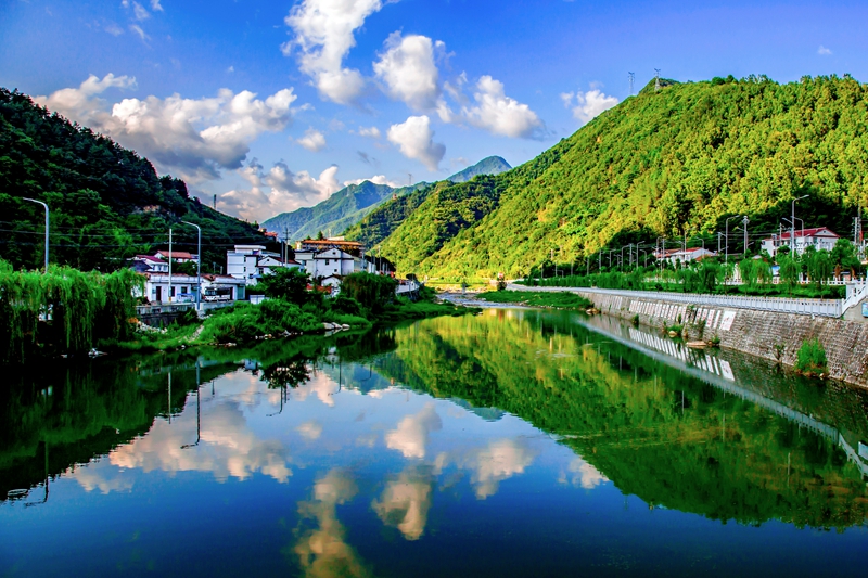 陕西省汉中市佛坪县景色.jpg