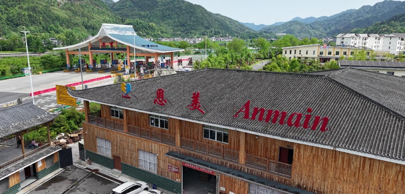 规上企业坐落在九间店村高速出口旁.jpg