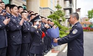 鲁鑫：二十四载守国门 橄榄藏青显初心