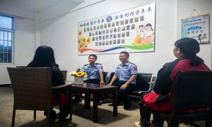 戍边民警的“三色笔” 绘就平安、团结、希望的新画卷