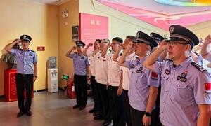 贵港边检站联合西江航运党建联盟单位开展庆主题党日活动