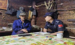 户籍窗口走出大厅，便民春风“吹”进家门