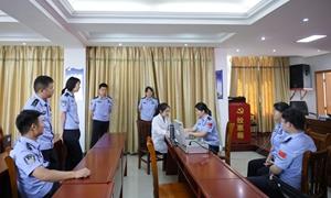 情暖边关人 送医到基层