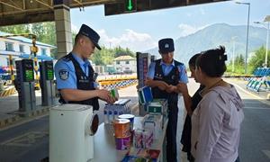 边关执勤岗变身暖心便民驿站