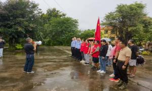 畹町检站执勤队联合国防街社区开展沉浸式防灾应急演练 