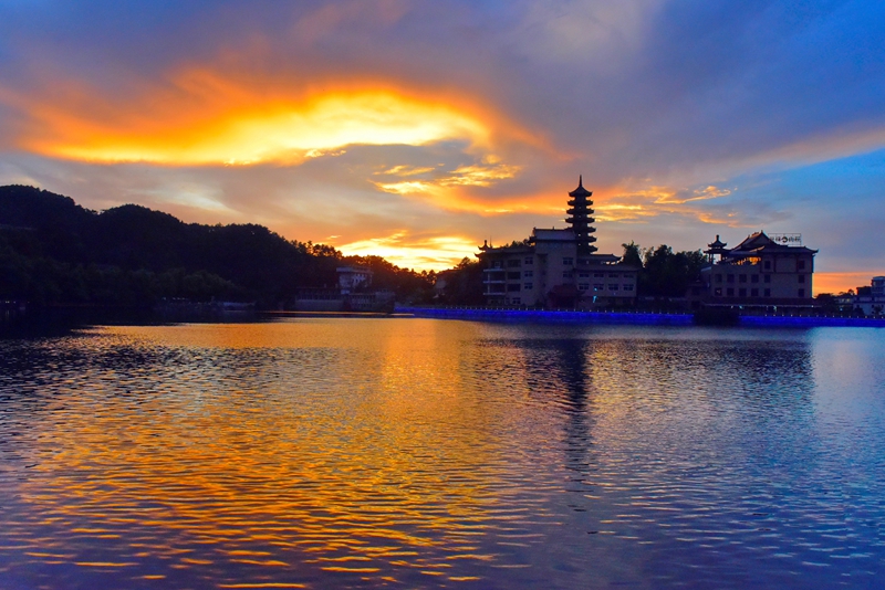九宫山夕照.jpg 九宫山夕照.jpg