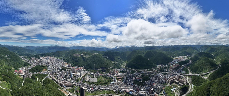野三关镇全景.jpg