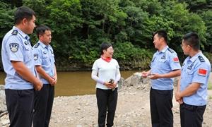 一堂特别的“国门诗词课”