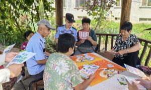 走街串巷送法上门，宣讲新版《治安管理处罚法》