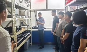 新华边境派出所邀请学生“零距离”感受警营魅力