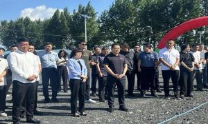 勃利县2025年庭院经济观摩会暨庭院经济农产品推介会在杏树乡增产村召开