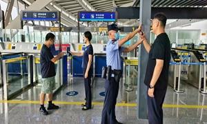 桂林边检站组织开展维护口岸限定区域秩序处突演练