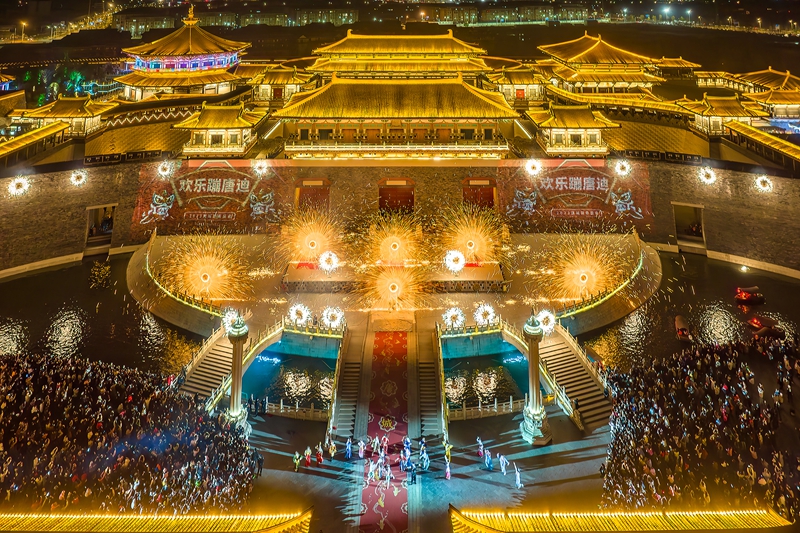 襄阳市唐城夜景 拍摄者邓少宏.jpg