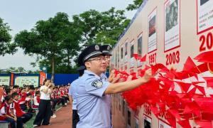 铭记抗战荣光 护航春苗成长