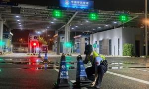 皇岗边检站民警全力筑起温暖国门屏障