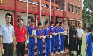 以人才与爱心铸就能量输送桥梁,共建课堂书香田园