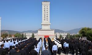 图们边检站参加烈士纪念日公祭活动