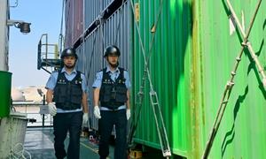 宁波边检站高效护航，助力宁波舟山港单月箱量突破400万标箱！