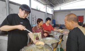 北保村：“大食堂”绘就“小幸福”