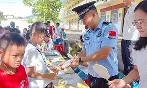 警校企联动 共助学生健康成长