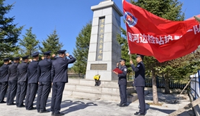 圈河边检站民警开展烈士纪念日祭扫活动