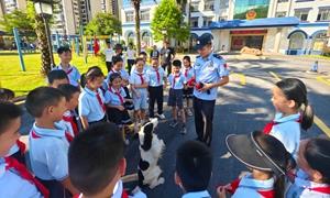 20名“红领巾”的警营初体验，一堂行走的爱国主义思政课