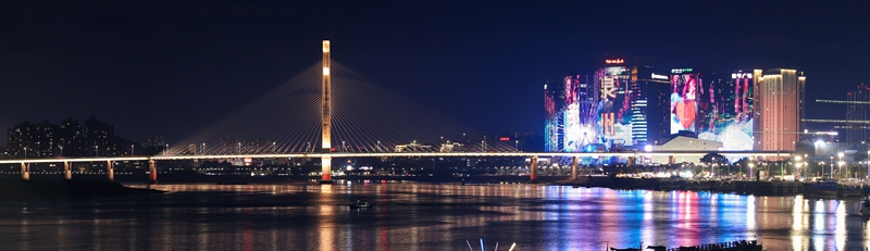 滨海浪漫线夜景 王志超摄.jpg