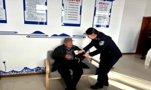 户籍小窗口提升民生大服务