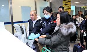 延吉边检站精准施策 护航元旦假期口岸通关顺畅